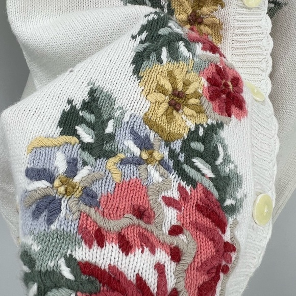 Belle pointe, vintage, floral embroidered short sleeve, sweater cardigan, M - Picture 12 of 13